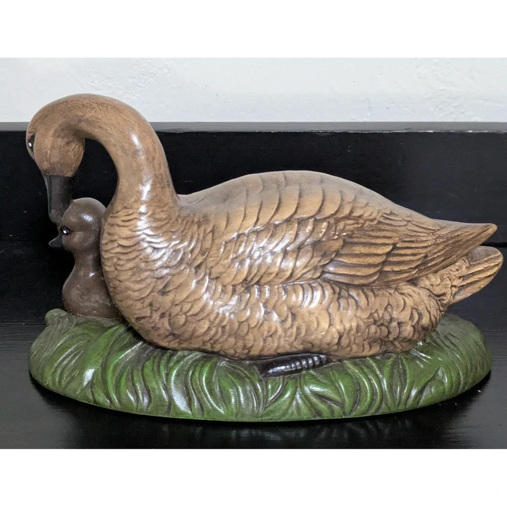 Vintage Atlantic Mold Ceramic Canadian Goose & Goslings Painted and‎ Signed A436